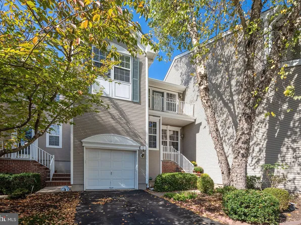 17 Stafford Dr, Princeton Junction, NJ 08550