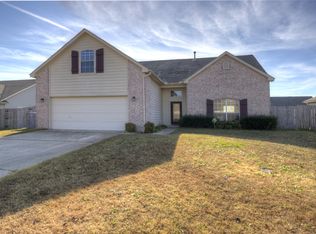 8034 Forrest Glenn Rd, Claremore, OK 74019