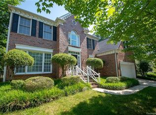 6609 Fairway Point Dr, Charlotte, NC 28269