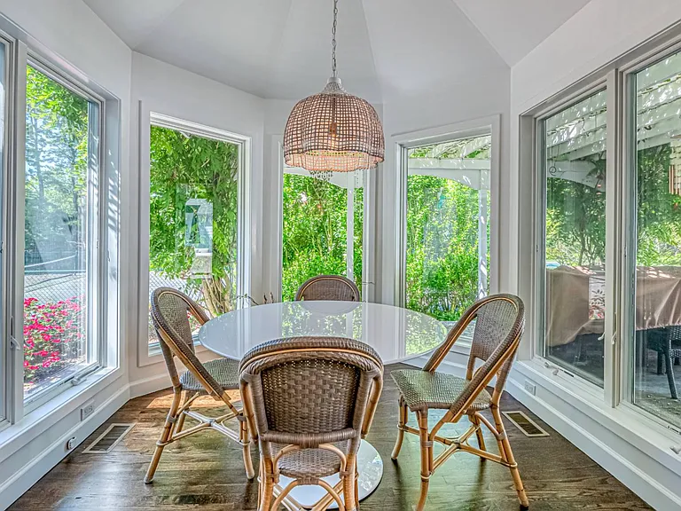 34 Elizabeth Ln — Photo 12