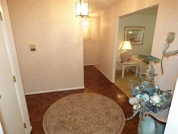4th image of 3542 Amberacres Dr Unit 206