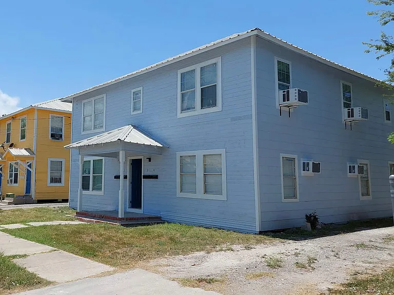 1416 Craig St — Photo 7