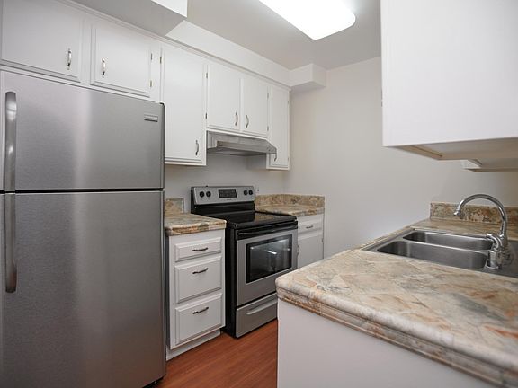 2nd image of 1833 Westholme Ave APT 204
