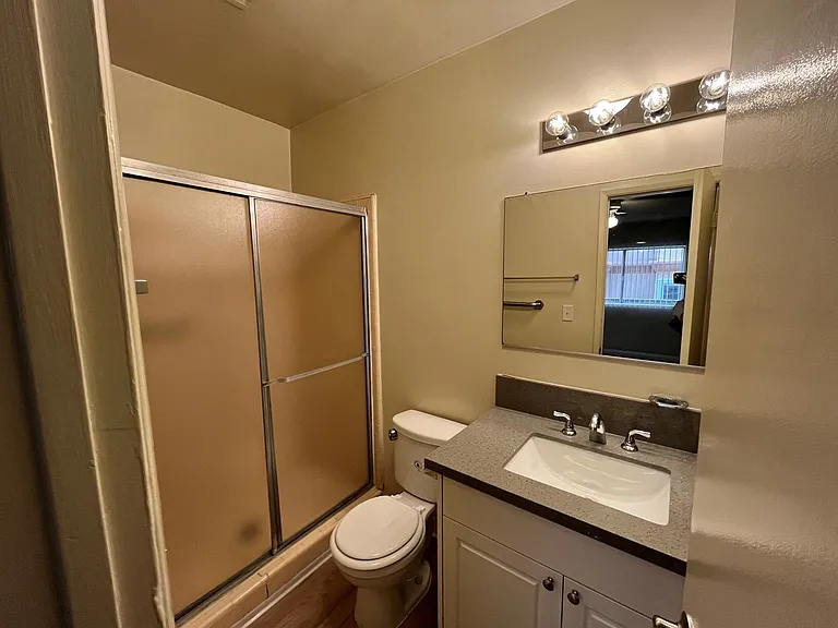 426 E Valencia Ave #B — Photo 12