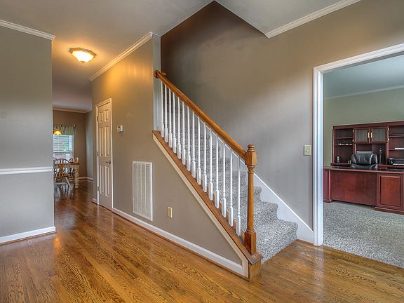 2nd image of 1750 Surrey Dr