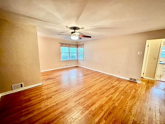 5th image of 504 Fairview Blvd