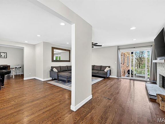 3rd image of 5749 Lost Brook Ct