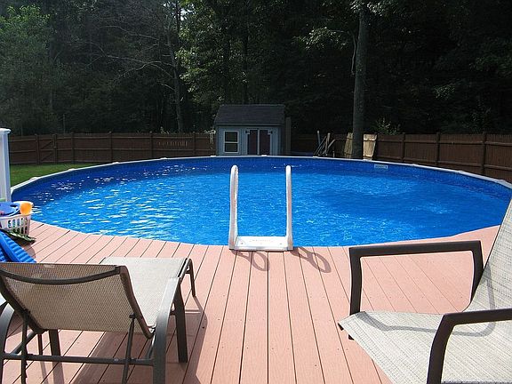 Pool w/ Deck