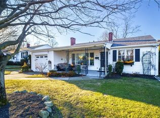 33 Meadow View Dr, Cranston, RI 02920