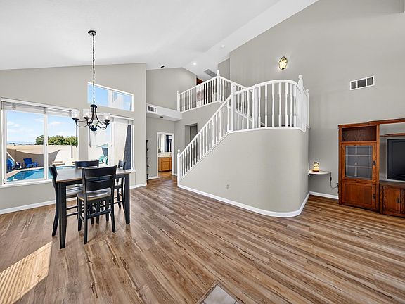5th image of 2218 Newport Ct