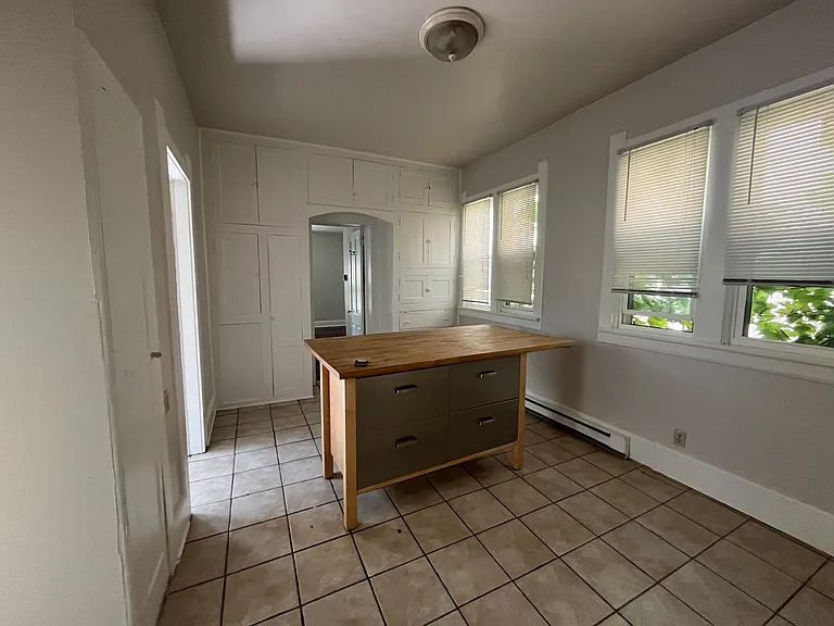 2033 N Cambridge Ave #2 — Photo 3