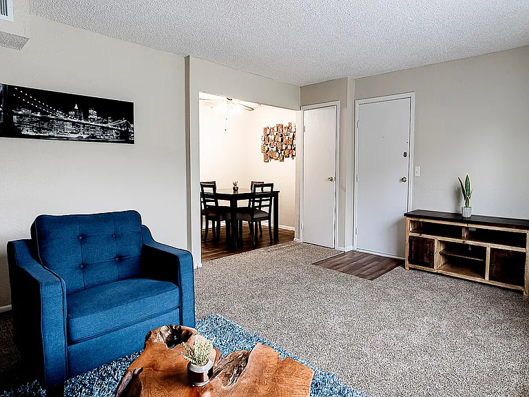 Crossroads Village Apartments — Photo 29