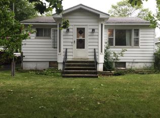 1011 N Rath Ave, Ludington, MI 49431