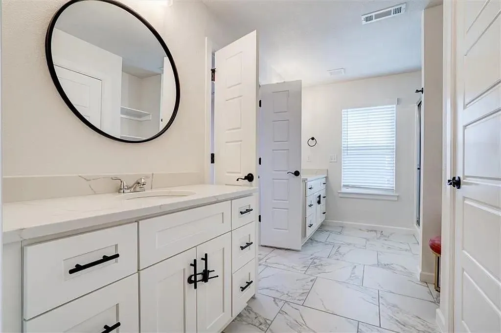 3 bed, 2.5 bath, 1704 sqft, $2,200 — Photo 4