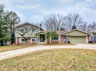 2461 Cedarcrest Dr NE, Grand Rapids, MI 49525