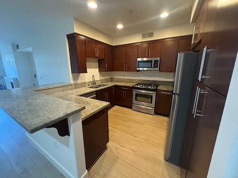 14412 Killion St #102 — Photo 3