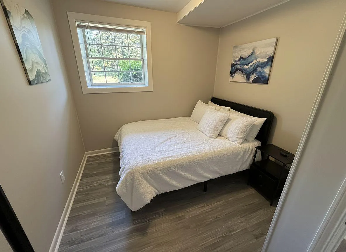 4 bed, 3.0 bath, 2100 sqft, $680 — Photo 1