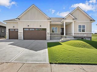 2017 Wellington Pl, Cottage Grove, WI 53527