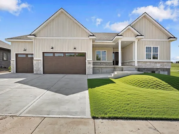 2017 Wellington Pl, Cottage Grove, WI 53527