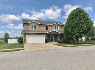 405 Angus Ln, Knob Noster, MO 65336