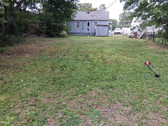 5th image of 1415 Oaklawn St
