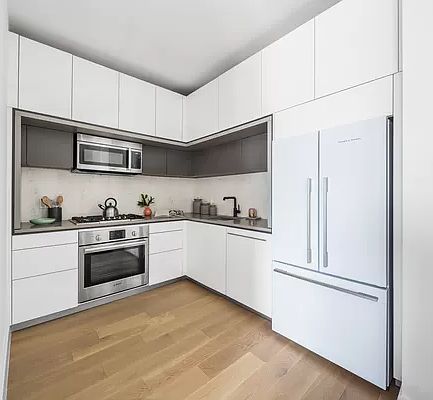 3rd image of 170 West St #301