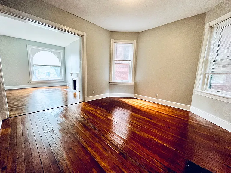 938 S 6th St — Photo 9