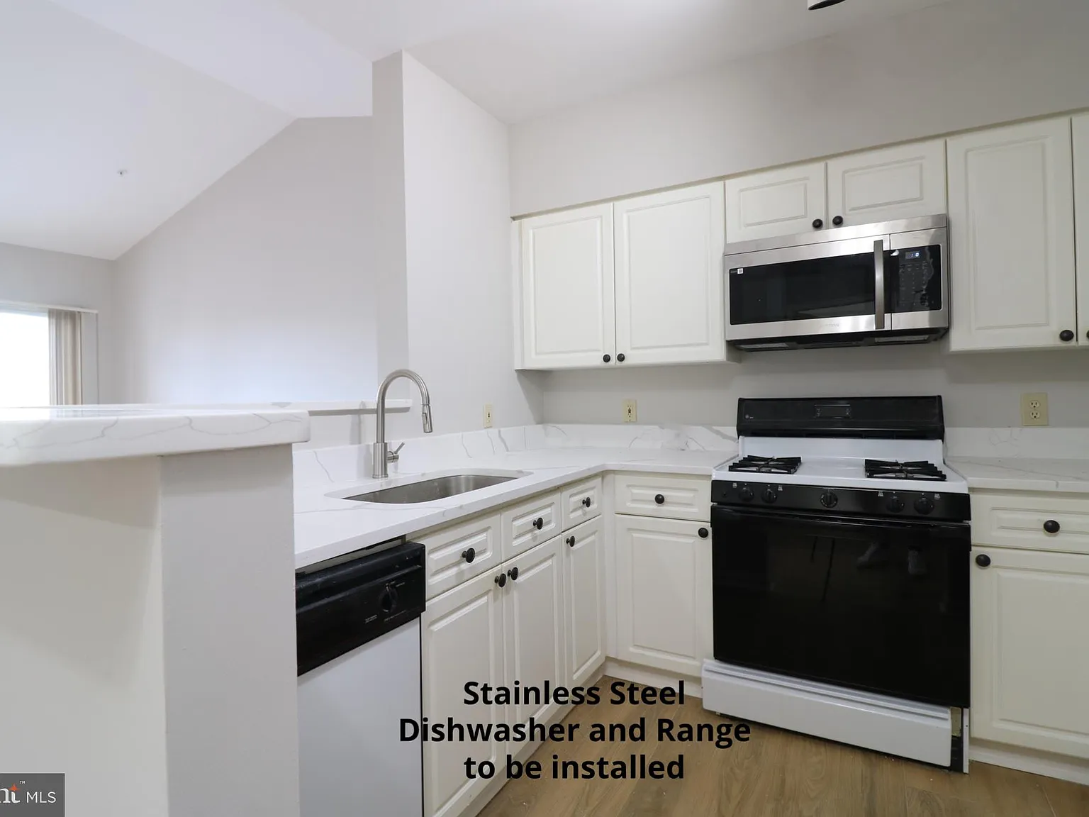 Worldgate Condo — Photo 3