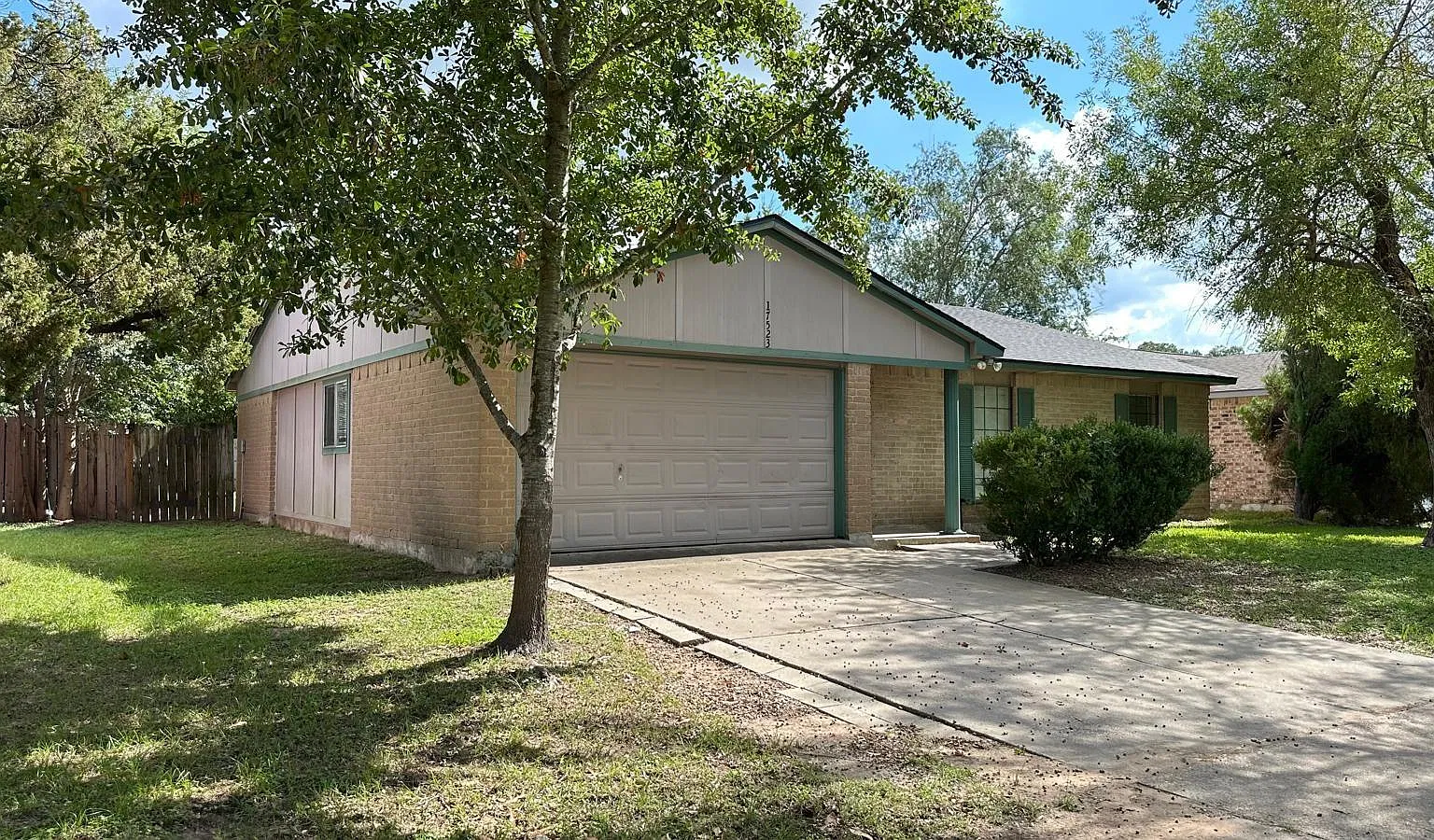 4 bed, 2.0 bath, 1798 sqft, $1,800 — Photo 3