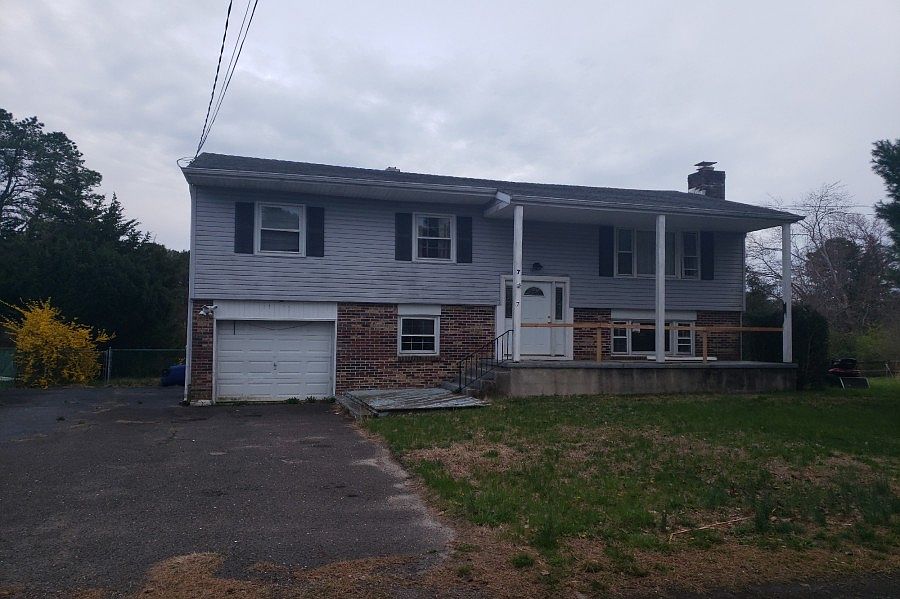 1st image of 7 Pheasant Dr