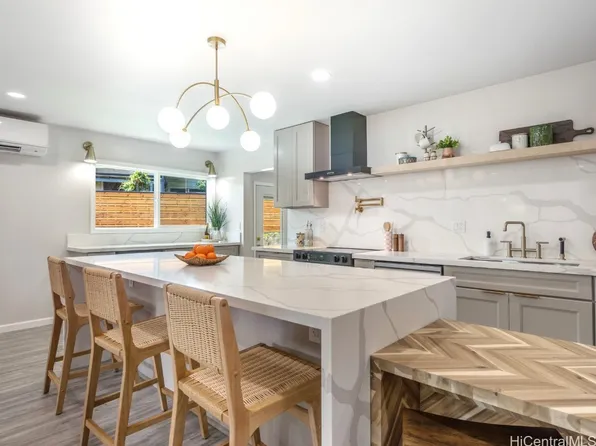 362 Waiopua Pl, Honolulu, HI 96825