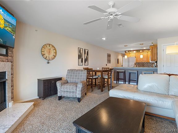 2nd image of 272 Cedar Glen Dr Unit 1A