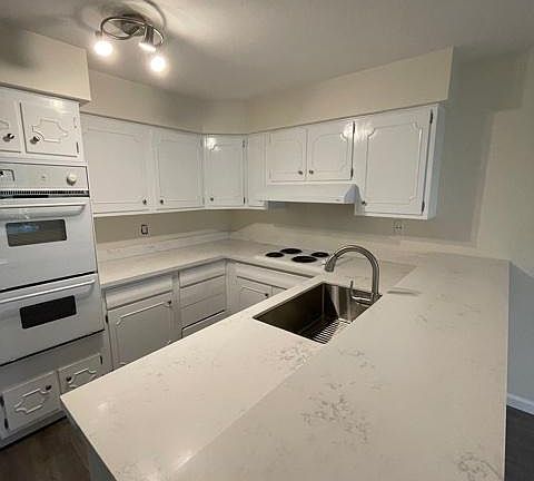 3rd image of 12 Duane St #4