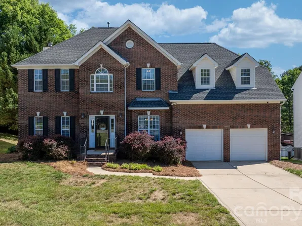 117 Mark Twain Ct, Mount Holly, NC 28120