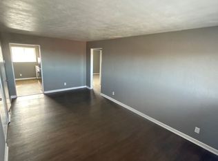 Top floor with accessible parking, Kansas City, KS 66103