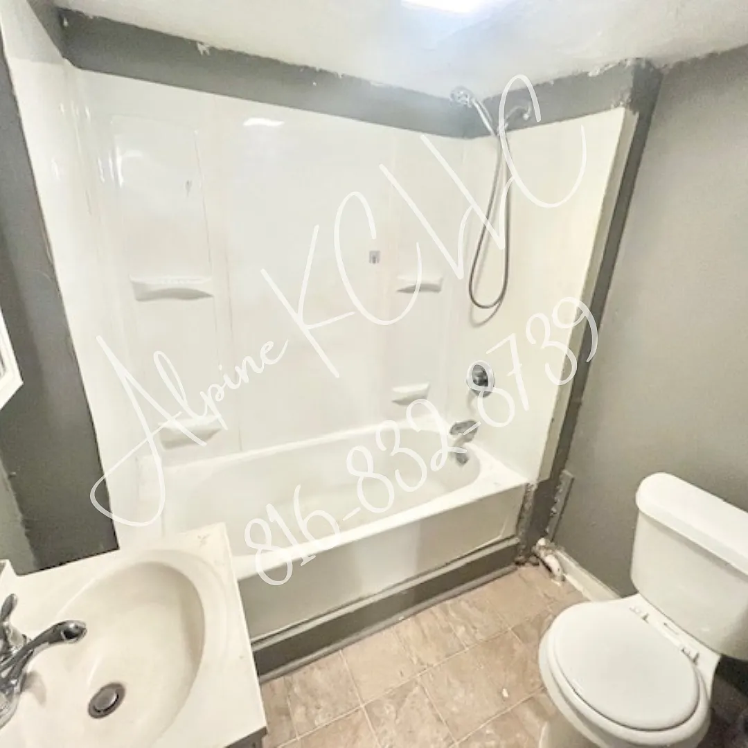 Photo 2 of 8 - 2455 Brooklyn Ave #BASEMENT - Kansas City, MO Building Photo - 2455 Brooklyn Ave #BASEMENT