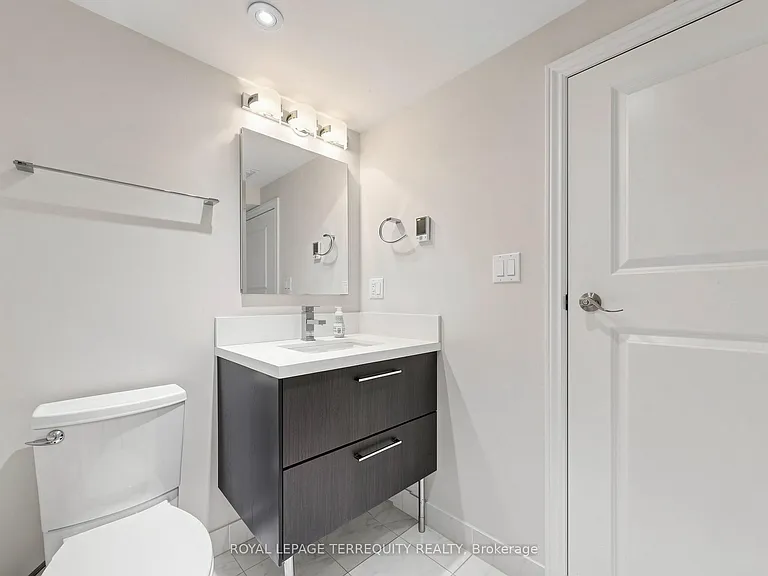 14 Hedges Blvd #LOWER — Photo 24