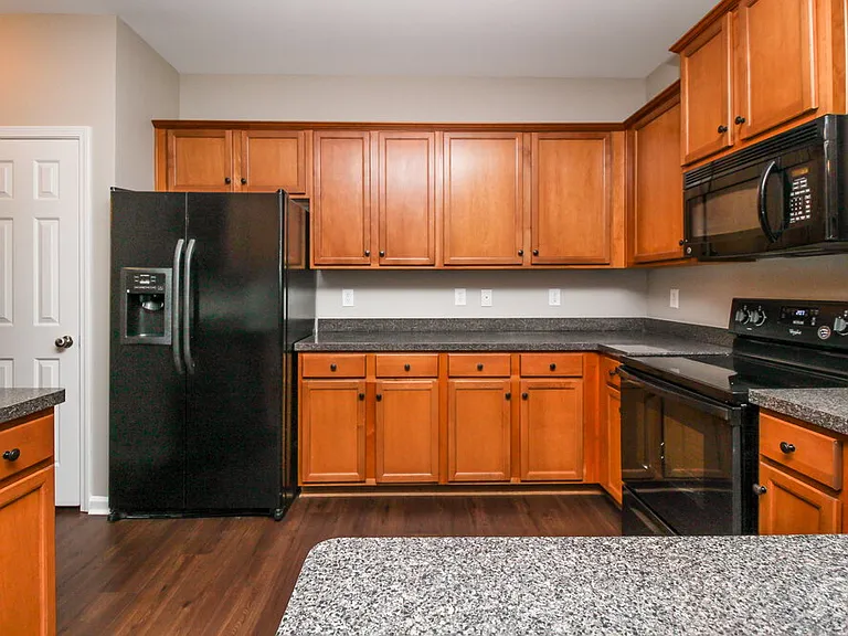 5005 Amethyst Dr — Photo 9