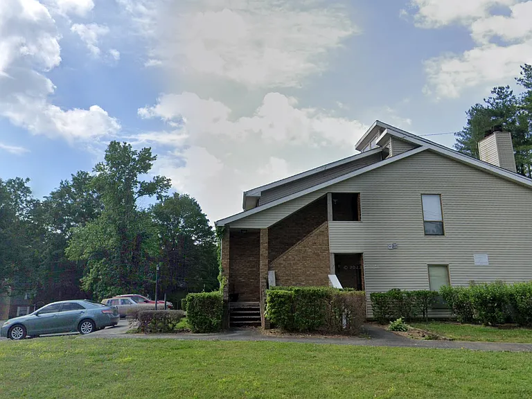 Oriole Apartments — Photo 4