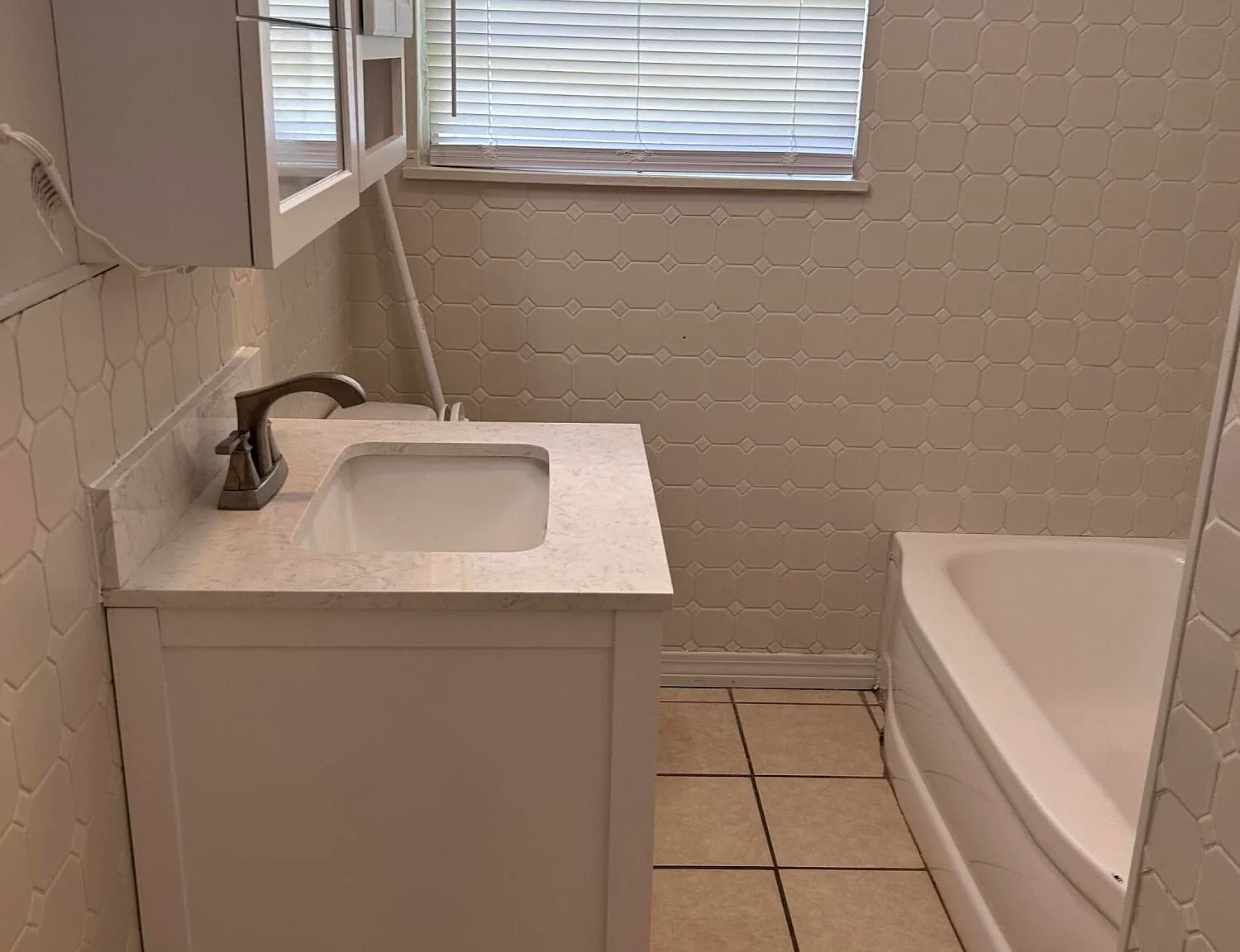 3 bed, 1.0 bath, 1177 sqft, $1,500 — Photo 4