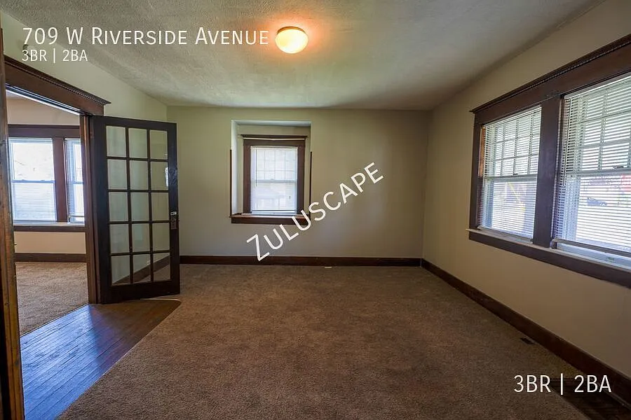 709 W. Riverside / Huge 3/2 Near Ball State University in Muncie Indiana — Photo 3