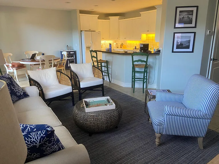 1626 Club Dr — Photo 6