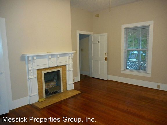 2nd image of 918 Franklin St APT 2