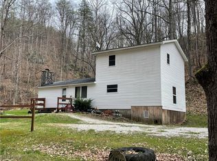 1047 Drift Fork Rd, Elizabeth, WV 26143