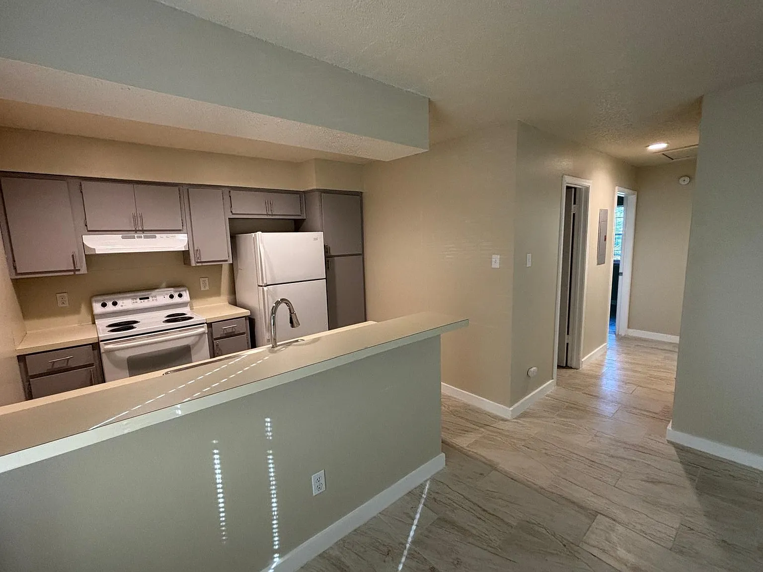 2 bed, 1.0 bath, 763 sqft, $1,200 — Photo 1