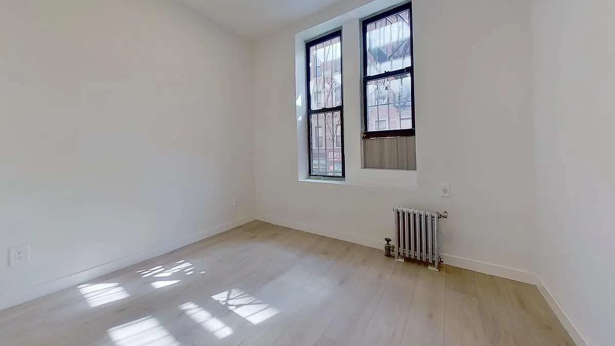 Building Photo - 286 Broome St #2