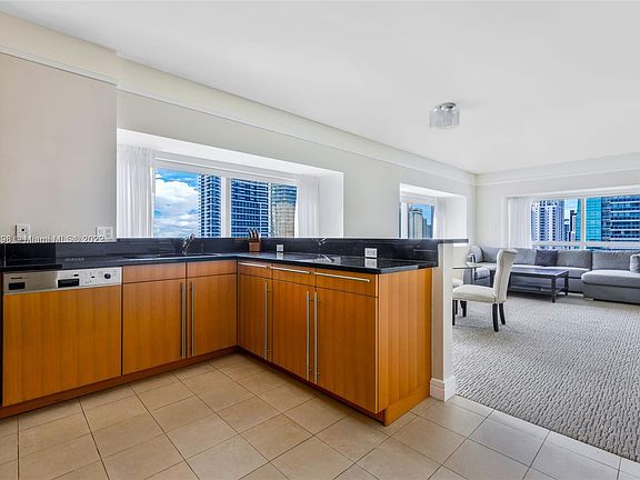 4th image of 1435 Brickell Ave #3212/321