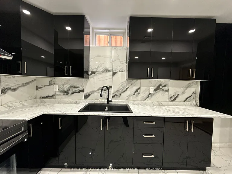 11 Northern Breeze Cres #LOWER — Photo 20