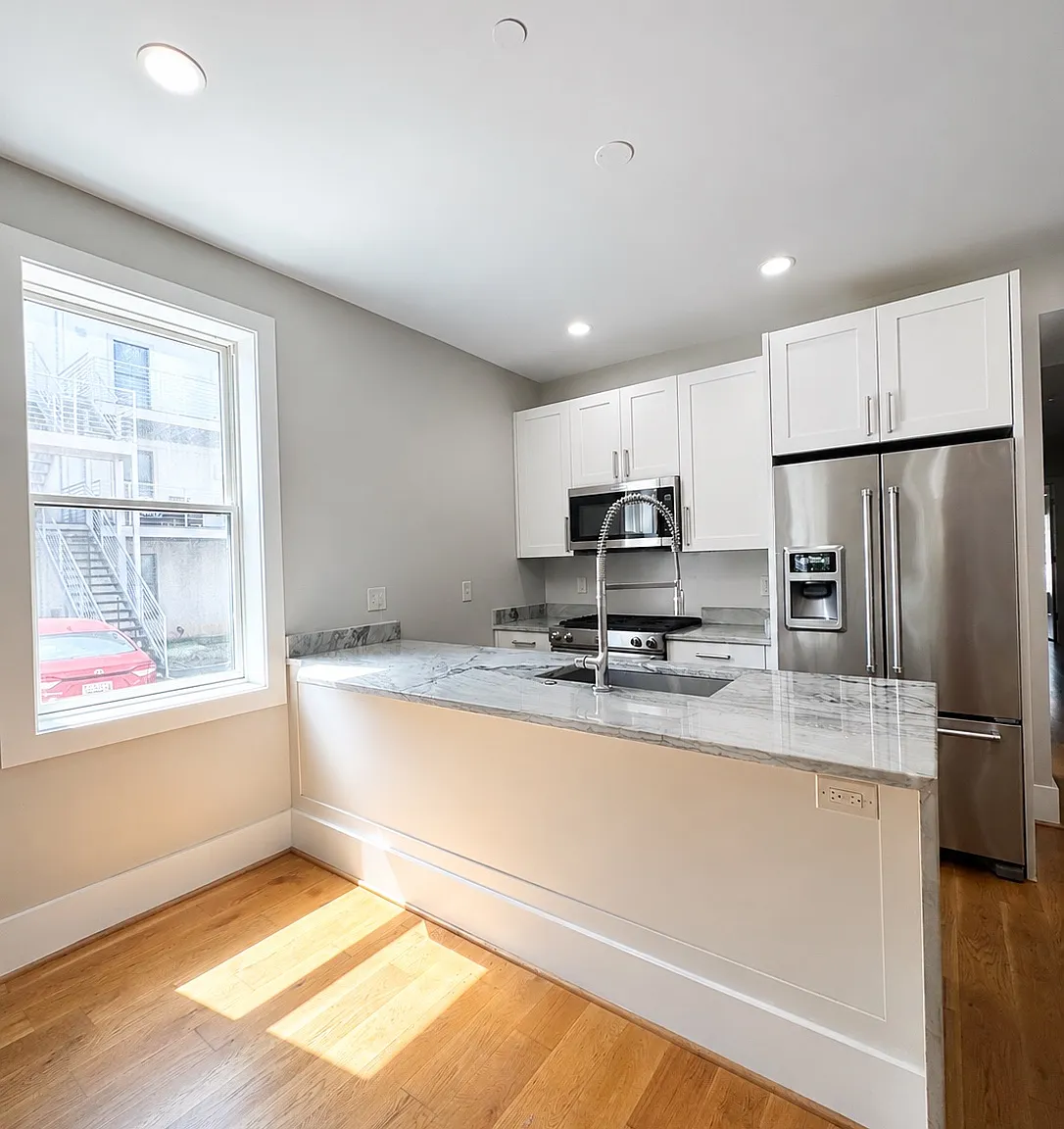 3 bed, 1500 sqft, $3,990 — Photo 1
