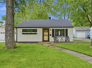 323 Pettibone St, Crown Point, IN 46307